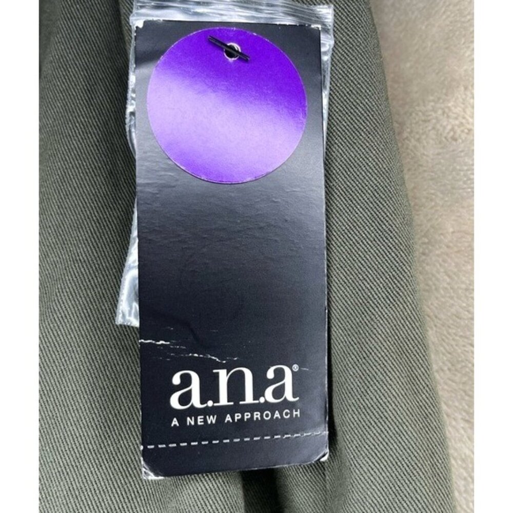 a.n.a New Approach Wear High Waisted Oregano Pleated Shorts Decorative Buttons - Picture 8 of 11